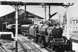 c.1950 Steam train leaving the Midland Station. | Mansfield Library