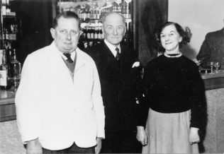 Mr & Mrs Draycott with Lt. Col. J N Charworth Musters Mr & Mrs Draycott with Lt. Col. J N Charworth Musters | Private Collection